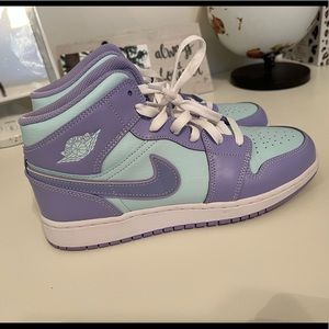 Air Jordan 1 mid purple aqua